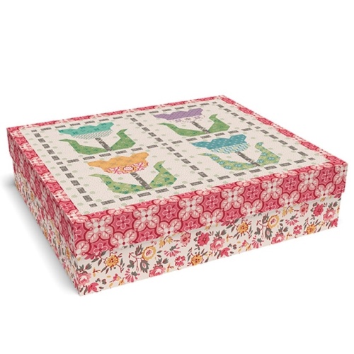 Lori Holt - Stitched Tulips Boxed Quilt Kit